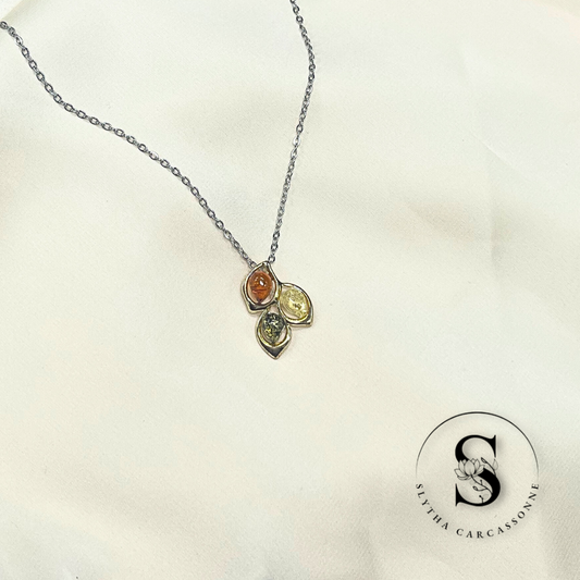 Collier en ambre vert, cognac et miel